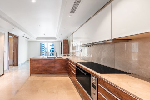 Duplex in Marina Residences, Palm Jumeirah, Dubai 4 bedrooms, 953 sq.m. № 73327 - photo 9