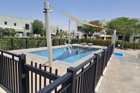 Townhouse in Town Square, Dubai 3 bedrooms, 191 sq.m. № 109019 - photo 4