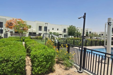 Townhouse in Town Square, Dubai 3 bedrooms, 191 sq.m. № 109019