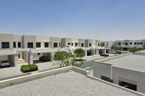 Townhouse in Town Square, Dubai 3 bedrooms, 191 sq.m. № 109019 - photo 18