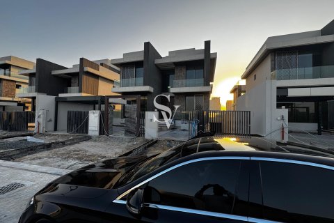 Купить виллу в DAMAC Hills (Akoya by DAMAC), Дубай: 6 спален, 961м², № 83287 - фото 28