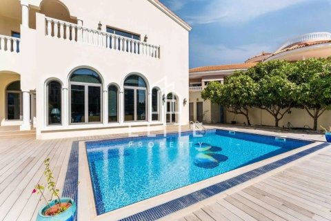 Купить виллу в Пальме Джумейре, Дубай: 6 спален, 650м², № 121488 - фото 3