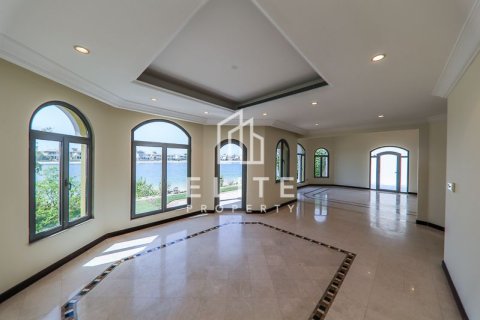 Villa in Palm Jumeirah, Dubai 5 bedrooms, 622 sq.m. № 121489 - photo 7