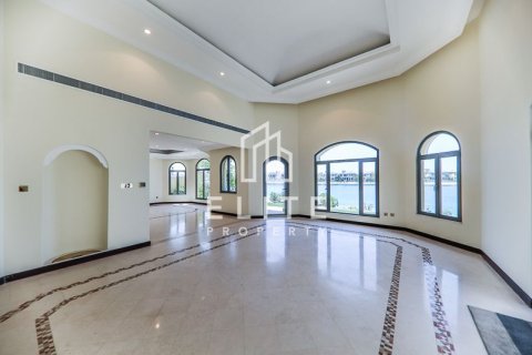 Villa in Palm Jumeirah, Dubai 5 bedrooms, 622 sq.m. № 121489 - photo 5