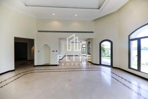 Villa in Palm Jumeirah, Dubai 5 bedrooms, 622 sq.m. № 121489 - photo 6