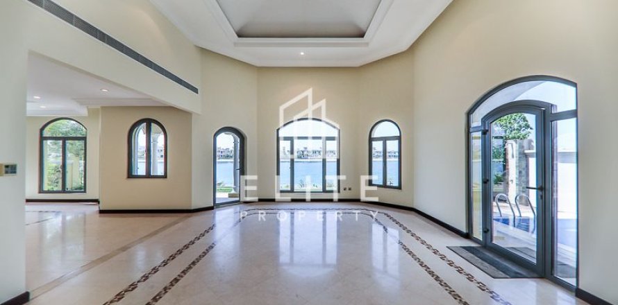 Villa in Palm Jumeirah, Dubai 5 bedrooms, 622 sq.m. № 121489