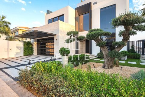 Villa in Palm Jumeirah, Dubai 5 bedrooms, 684 sq.m. № 121492