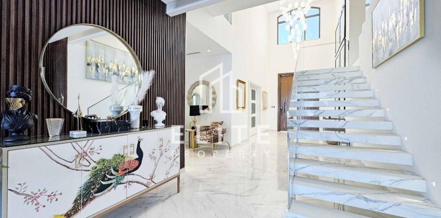 Villa in Palm Jumeirah, Dubai 5 bedrooms, 684 sq.m. № 121491