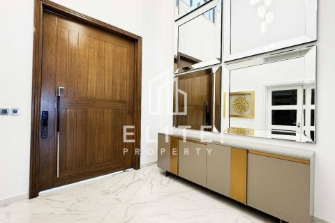Villa in Palm Jumeirah, Dubai 5 bedrooms, 684 sq.m. № 121491 - photo 7