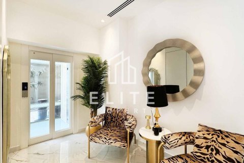 Villa in Palm Jumeirah, Dubai 5 bedrooms, 684 sq.m. № 121491 - photo 4