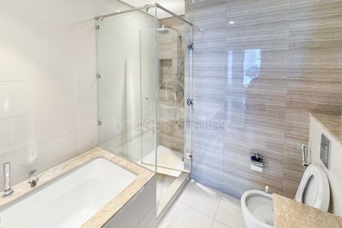 Снять в аренду квартиру в Дубай Хилс Эстейт, Дубай: 2 спальни, 121м², № 47321 - фото 23