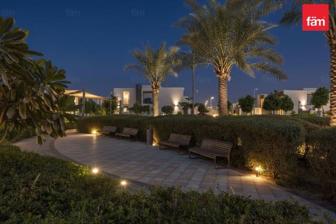 Villa in Dubai 3 bedrooms, 263.9 sq.m. № 139267 - photo 13
