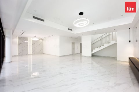 Villa à Dubai, 5 chambres, 479.9 m², № 52306 - photo 4
