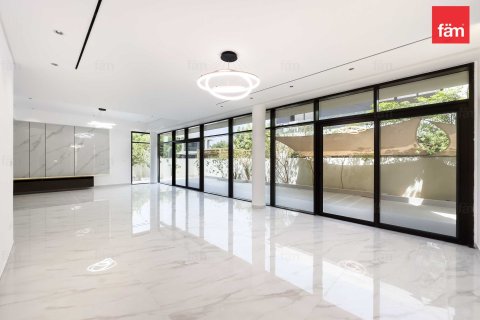 Villa à Dubai, 5 chambres, 479.9 m², № 52306 - photo 10