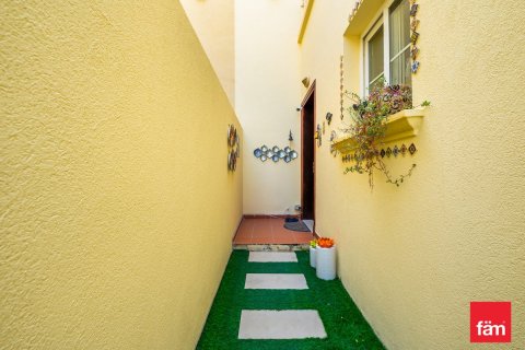 Villa in Dubai 2 bedrooms, 172.5 sq.m. № 84890 - photo 20