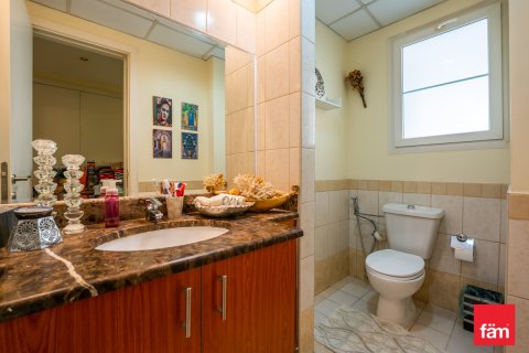 Villa in Dubai 2 bedrooms, 172.5 sq.m. № 84890 - photo 19