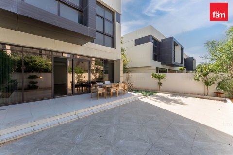 Villa en Dubai, 3 dormitorios, 324 m², № 84879 - foto 24