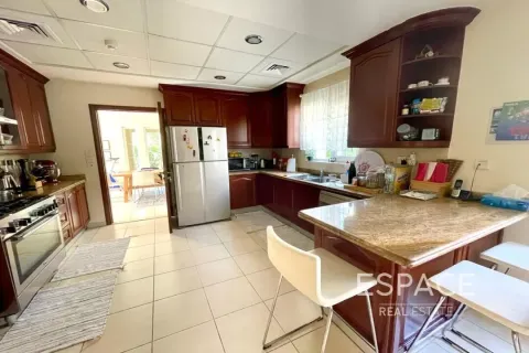 Villa in Arabian Ranches, Dubai 3 bedrooms, 350 sq.m. № 71121 - photo 6