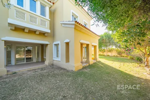Купить виллу в Арабиан Ранчес, Дубай: 3 спальни, 350м², № 71121 - фото 19