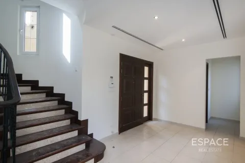 Villa in Arabian Ranches, Dubai 3 bedrooms, 350 sq.m. № 71121 - photo 8