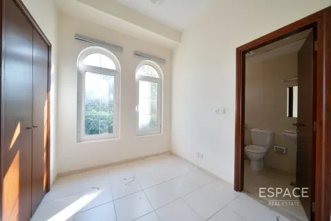 Купить виллу в Арабиан Ранчес, Дубай: 3 спальни, 350м², № 71121 - фото 18
