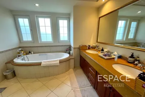 Villa in Arabian Ranches, Dubai 3 bedrooms, 350 sq.m. № 71121 - photo 10