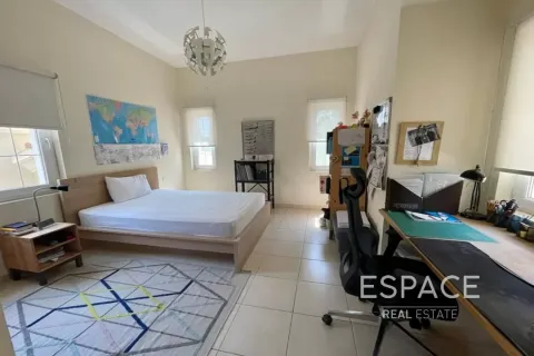 Villa in Arabian Ranches, Dubai 3 bedrooms, 350 sq.m. № 71121 - photo 11