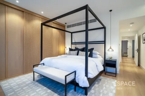 Villa in The Lakes, Dubai 4 bedrooms, 336 sq.m. № 71120 - photo 17