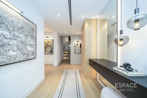 Villa in The Lakes, Dubai 4 bedrooms, 336 sq.m. № 71120 - photo 5