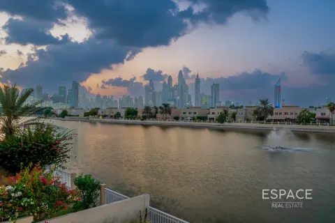 Villa in The Lakes, Dubai 4 bedrooms, 336 sq.m. № 71120 - photo 4