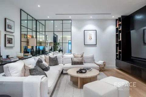 Villa in The Lakes, Dubai 4 bedrooms, 336 sq.m. № 71120 - photo 6