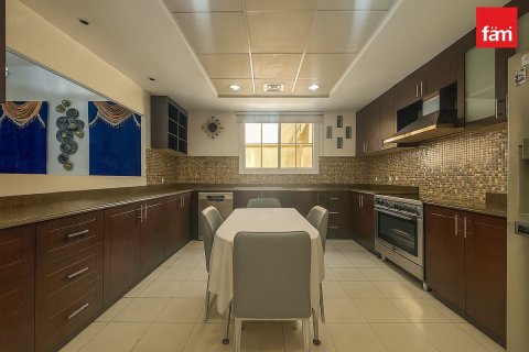 Villa in Dubai 5 bedrooms, 978.3 sq.m. № 50038 - photo 9