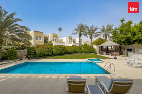 Villa in Dubai 5 bedrooms, 978.3 sq.m. № 50038 - photo 5