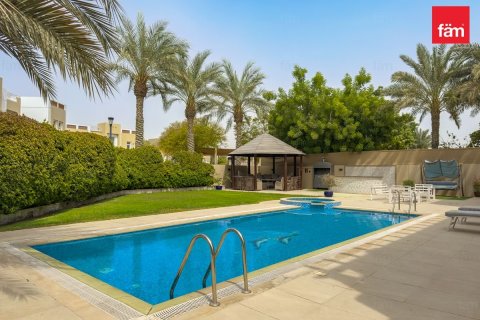 Villa in Dubai 5 bedrooms, 978.3 sq.m. № 50038 - photo 4