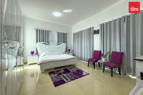 Villa in Dubai 5 bedrooms, 978.3 sq.m. № 50038 - photo 12