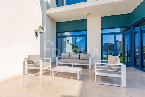 Villa en Palma Residences, Palm Jumeirah, Dubai, 5 dormitorios, 302 m², № 104733 - foto 19