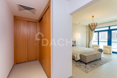 Villa en Palma Residences, Palm Jumeirah, Dubai, 5 dormitorios, 302 m², № 104733 - foto 3