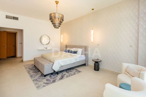 Villa en Palma Residences, Palm Jumeirah, Dubai, 5 dormitorios, 302 m², № 104733 - foto 4