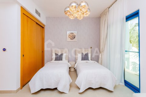 Villa en Palma Residences, Palm Jumeirah, Dubai, 5 dormitorios, 302 m², № 104733 - foto 30