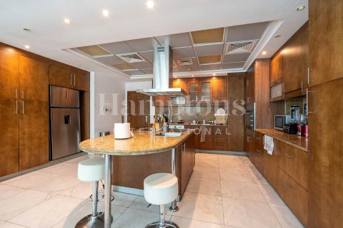 Ático en Sulafa Tower, Dubai Marina, Dubai, 5 dormitorios, 554.98951558 m², № 83834 - foto 5