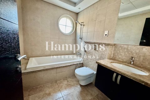 Снять в аренду виллу в Jumeirah Park Homes, Jumeirah Park, Дубай: 5 спален, 527.68904000м², № 63456 - фото 7