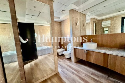 Снять в аренду виллу в Jumeirah Park Homes, Jumeirah Park, Дубай: 5 спален, 527.68904000м², № 63456 - фото 4