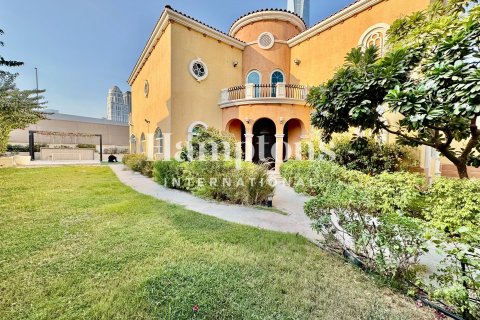 Снять в аренду виллу в Jumeirah Park Homes, Jumeirah Park, Дубай: 5 спален, 527.68904000м², № 63456 - фото 10