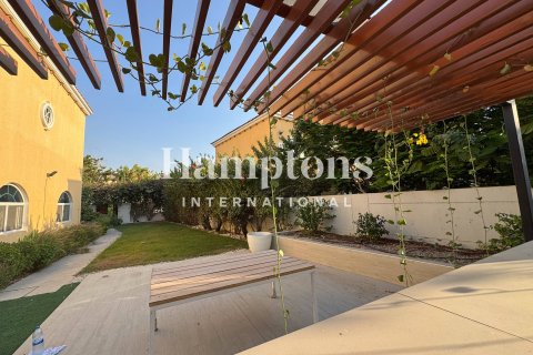 Снять в аренду виллу в Jumeirah Park Homes, Jumeirah Park, Дубай: 5 спален, 527.68904000м², № 63456 - фото 9