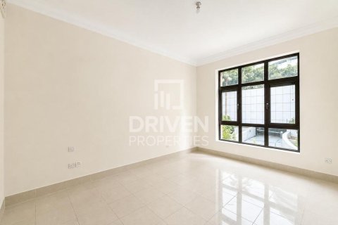 Apartment in Downtown Dubai (Downtown Burj Dubai), Dubai 2 bedrooms, 132.02 sq.m. № 135455 - photo 12