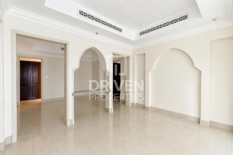Apartment in Downtown Dubai (Downtown Burj Dubai), Dubai 2 bedrooms, 132.02 sq.m. № 135455 - photo 2