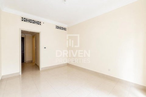 Apartment in Downtown Dubai (Downtown Burj Dubai), Dubai 2 bedrooms, 132.02 sq.m. № 135455 - photo 16