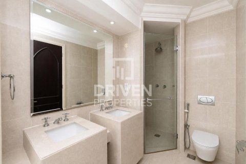 Apartment in Downtown Dubai (Downtown Burj Dubai), Dubai 2 bedrooms, 132.02 sq.m. № 135455 - photo 9