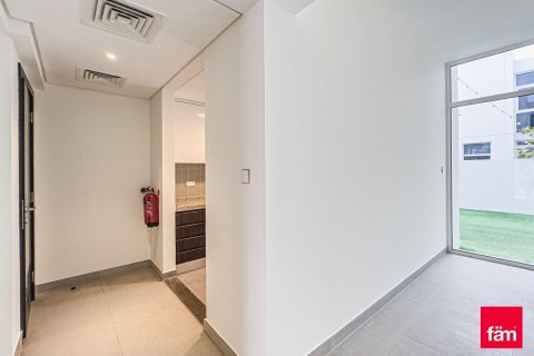 Купить таунхаус в Дубае: 3 спальни, 190м², № 92110 - фото 2