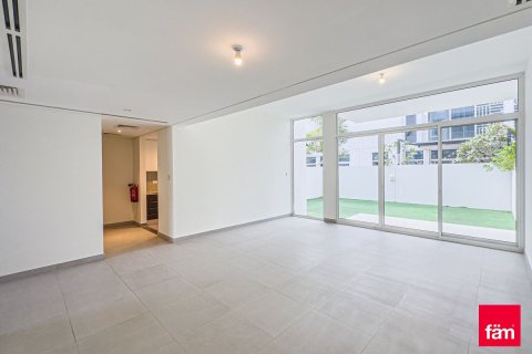 Таунхаус в Дубае, 3 спальни, 190м², № 92110